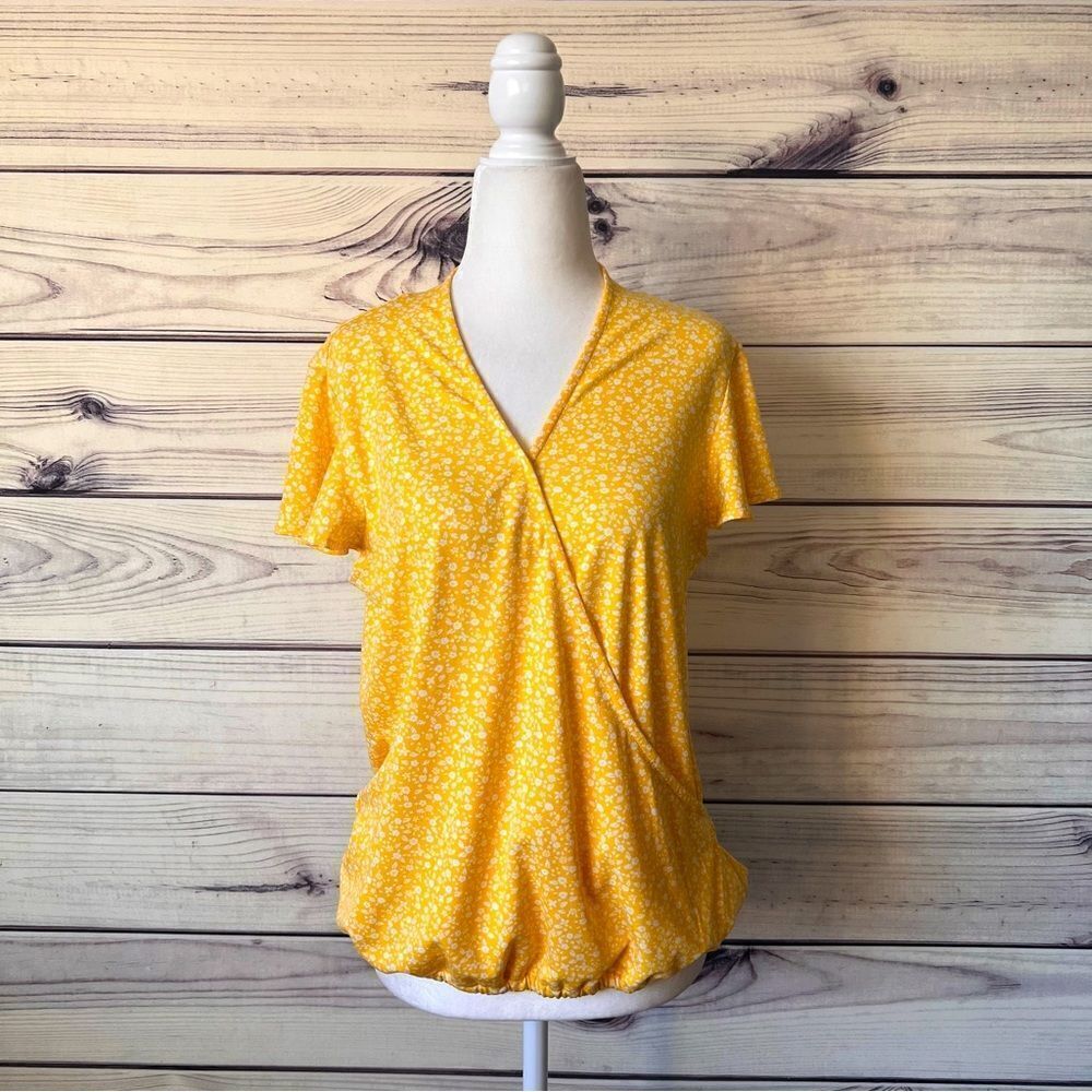 Adrianna Papell Yellow FloralāShort Sleeve WrapāBlouse